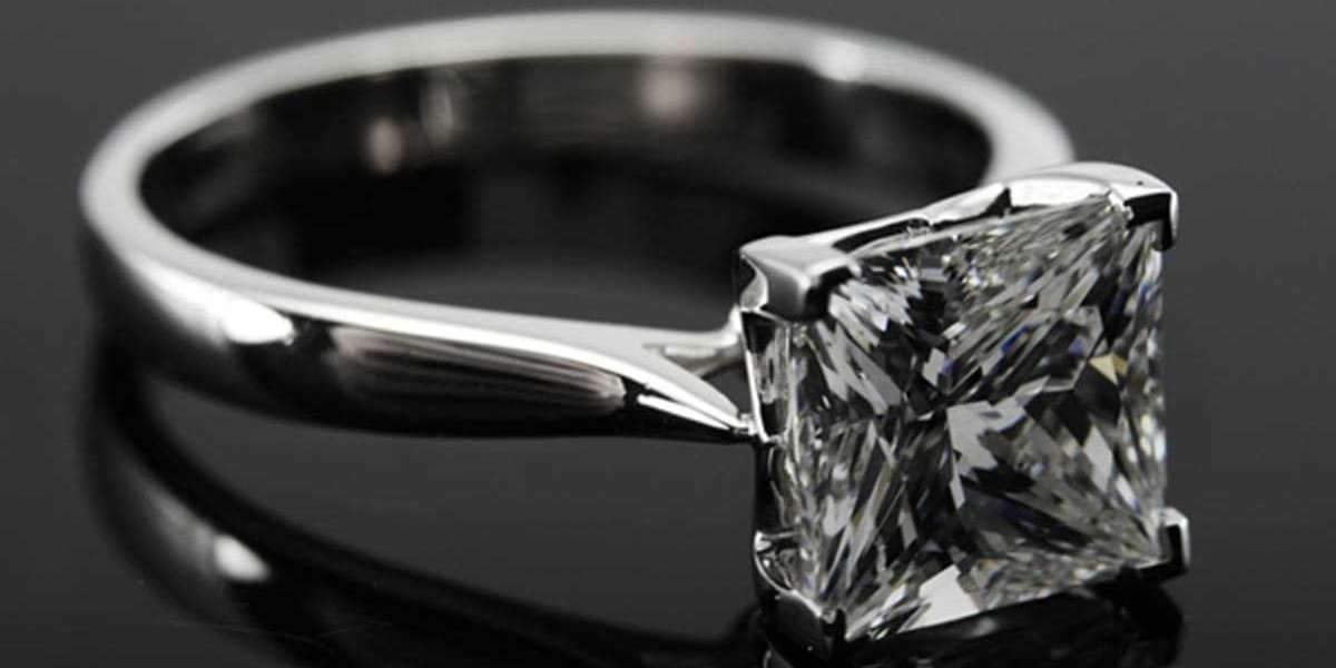 10 Stunning Moissanite Anniversary Ring Designs